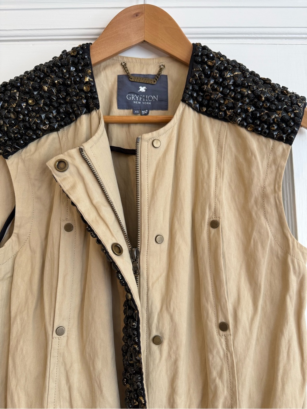 Gryphon New York Ex-Boyfriend Tan Vest Black Metal Beaded Studs - New - Picture 3 of 9